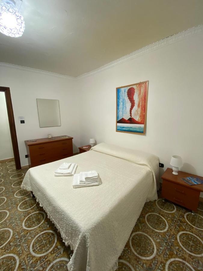 Quartieri Spagnoli Homecasa Vacanze Naples Luaran gambar
