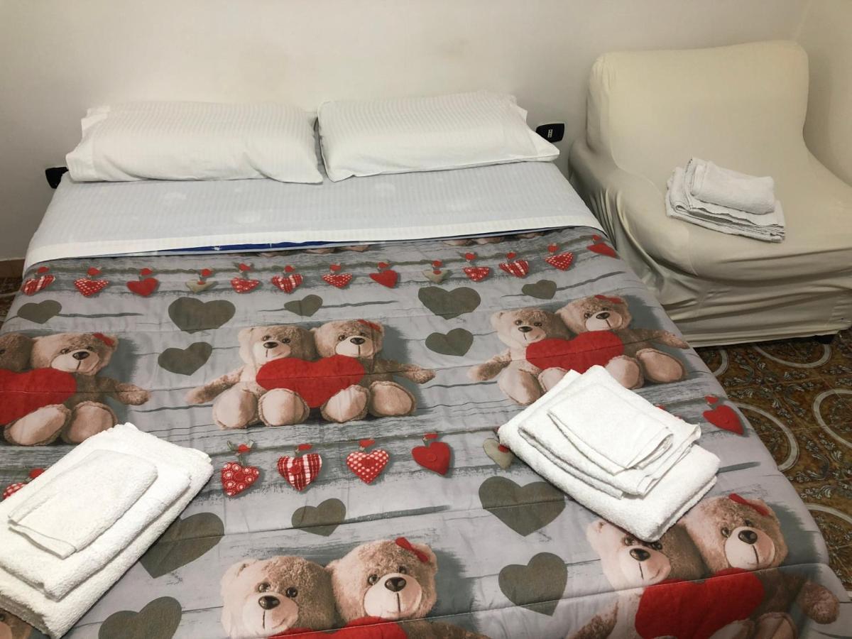 Quartieri Spagnoli Homecasa Vacanze Naples Luaran gambar