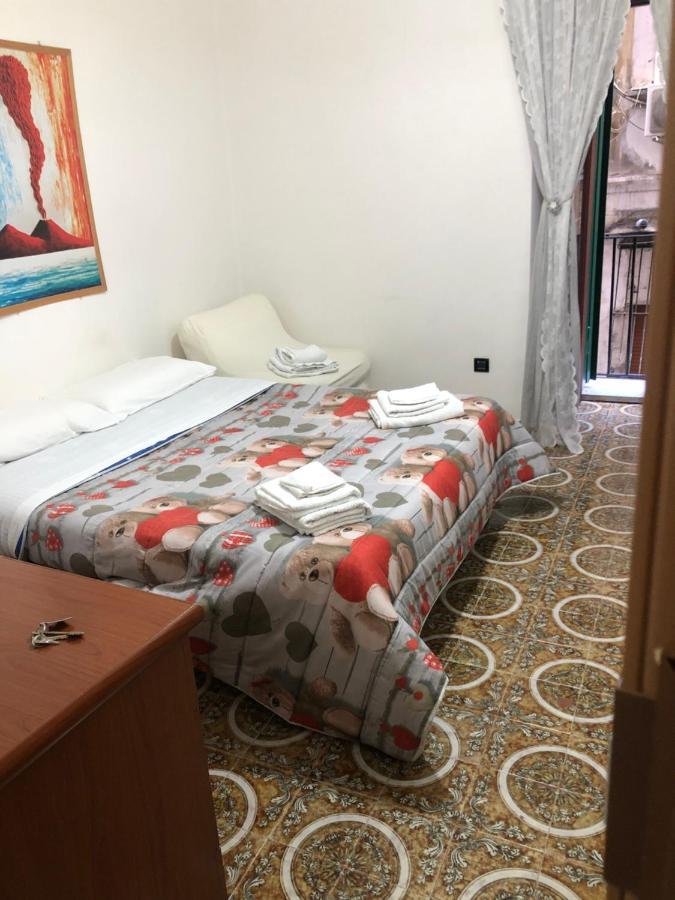 Quartieri Spagnoli Homecasa Vacanze Naples Luaran gambar